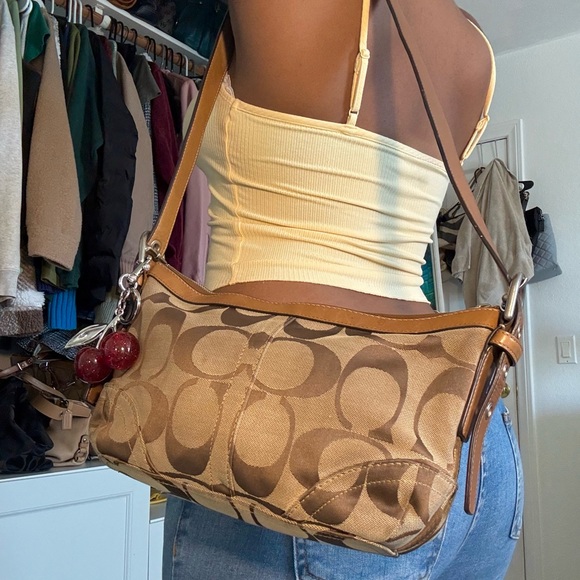 Handbags - Signature Brown Coach Shoulder Bag